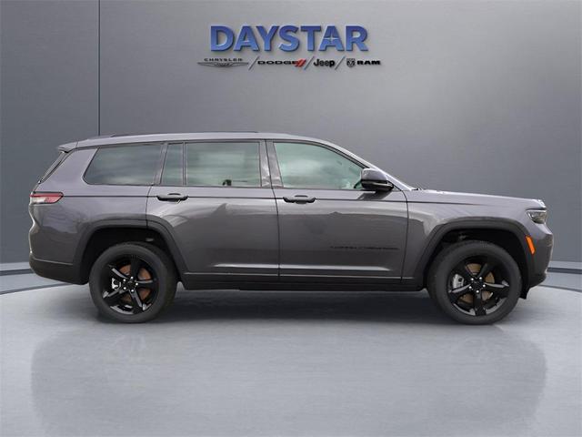 Photo of 2025 Metallic Jeep Grand Cherokee L
