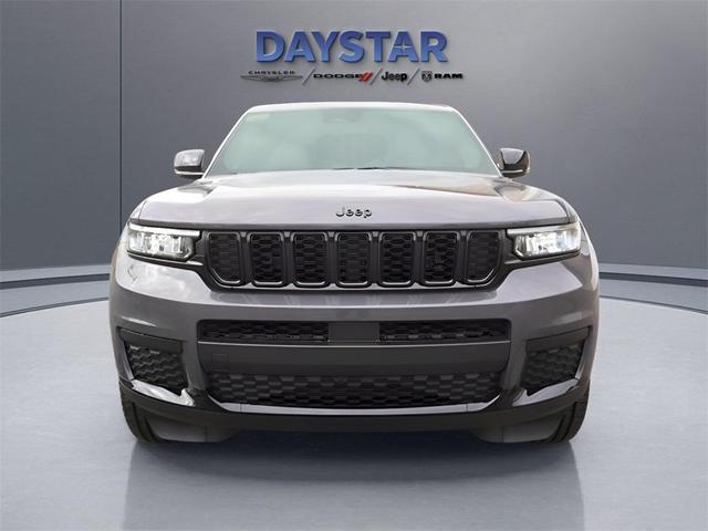 Photo of 2025 Metallic Jeep Grand Cherokee L