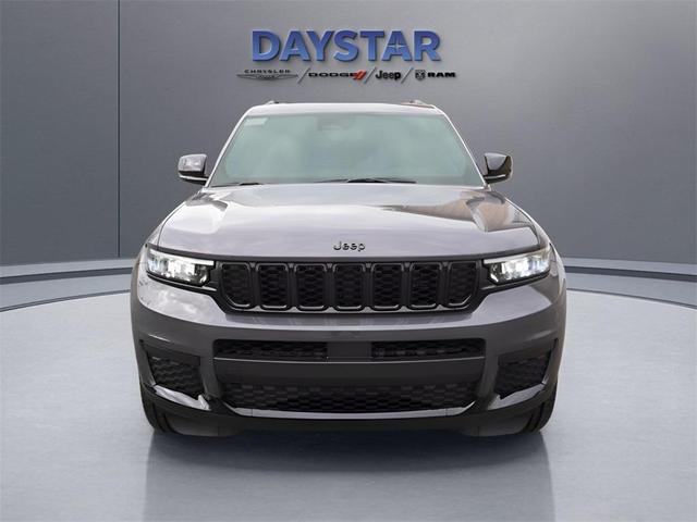 Photo of 2025 Metallic Jeep Grand Cherokee L