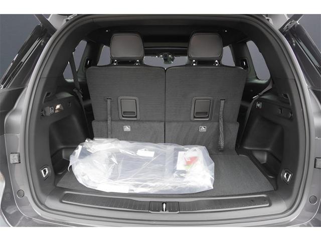 Photo of 2025 Metallic Jeep Grand Cherokee L