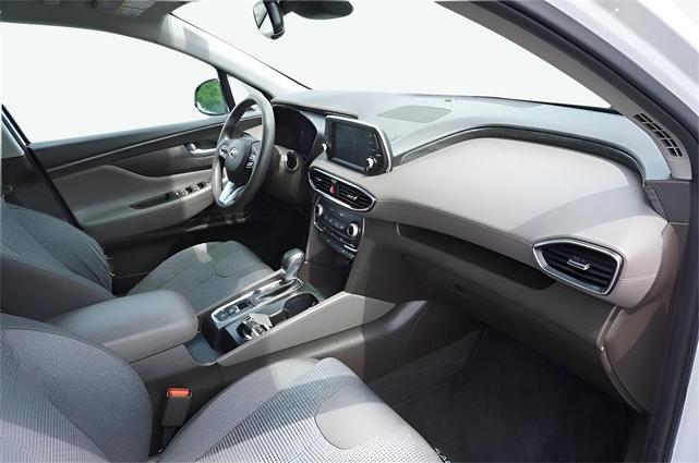 Photo of 2020 Quartz White Hyundai SANTA FE