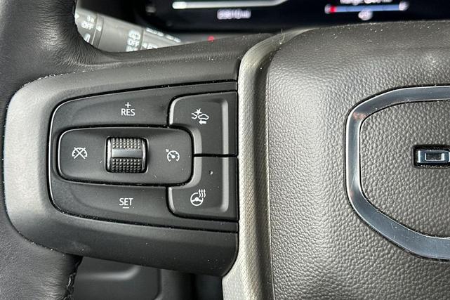 Photo of 2022 White Frost Tricoat GMC Yukon