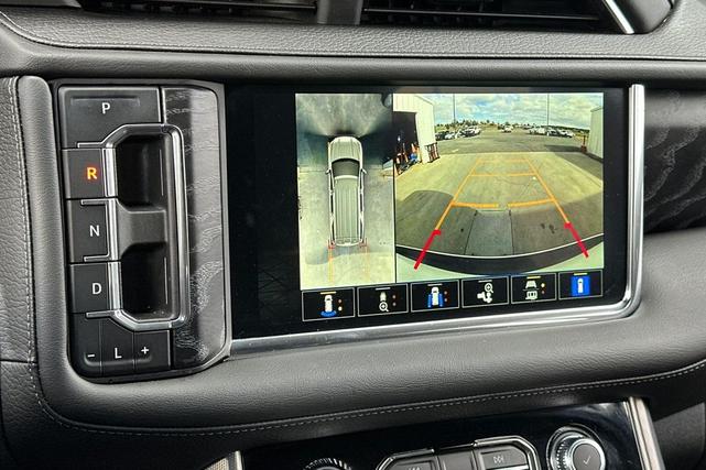 Photo of 2022 White Frost Tricoat GMC Yukon
