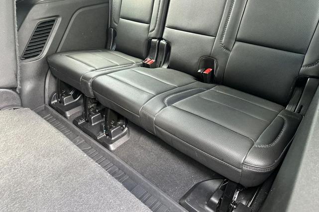 Photo of 2022 White Frost Tricoat GMC Yukon