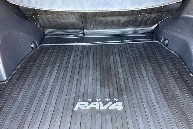Photo of 2022 Midnight Black Metallic Toyota RAV4