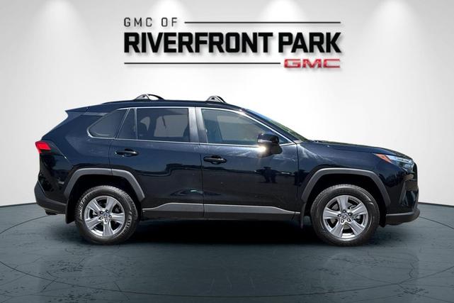 Photo of 2022 Midnight Black Metallic Toyota RAV4