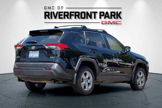 Photo of 2022 Midnight Black Metallic Toyota RAV4