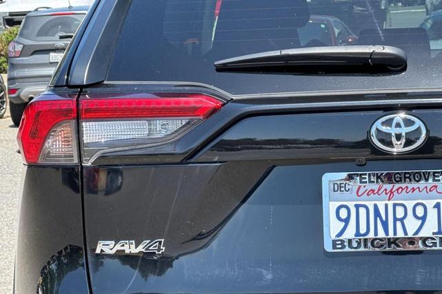 Photo of 2022 Midnight Black Metallic Toyota RAV4