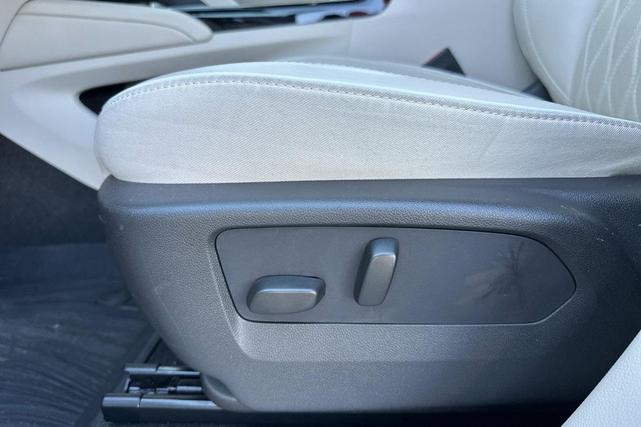 Photo of 2022 Olympic White Buick Envision