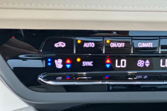 Photo of 2022 Olympic White Buick Envision