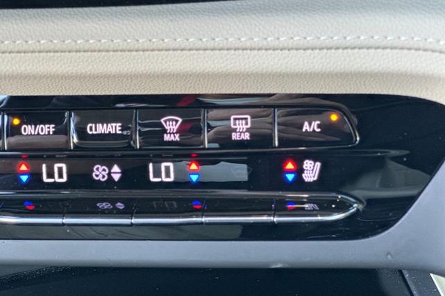 Photo of 2022 Olympic White Buick Envision