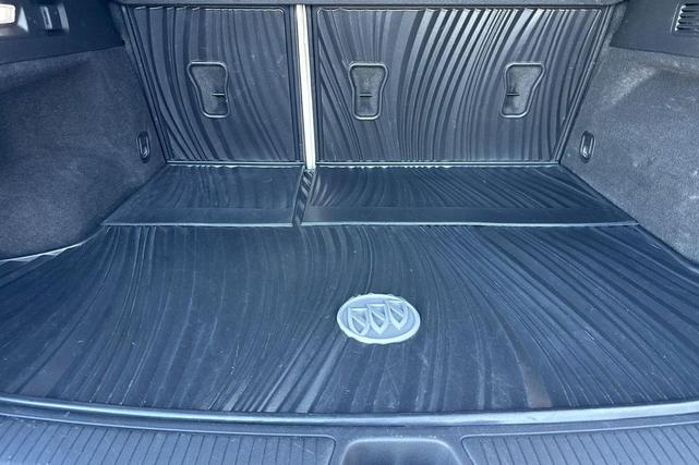 Photo of 2022 Olympic White Buick Envision