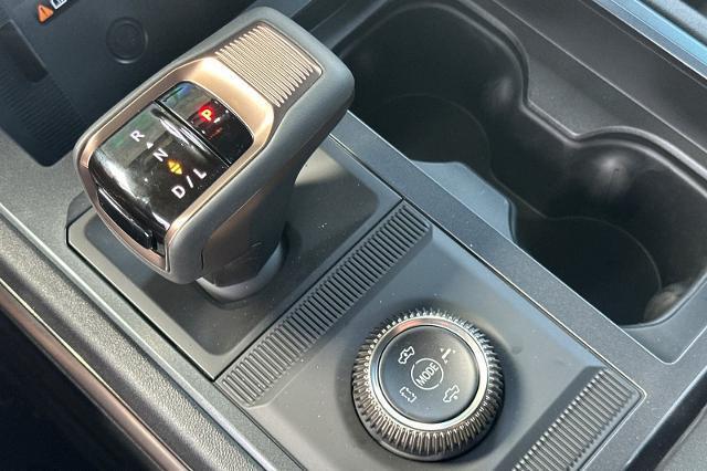 Photo of 2025 Interstellar White GMC HUMMER EV Pickup