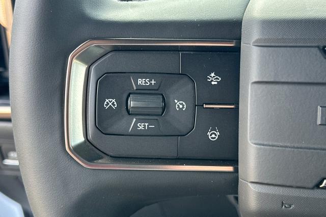 Photo of 2025 Interstellar White GMC HUMMER EV Pickup