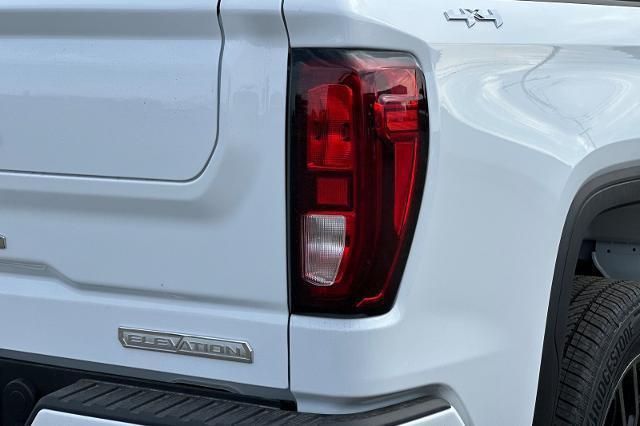Photo of 2025 Summit White GMC Sierra 1500