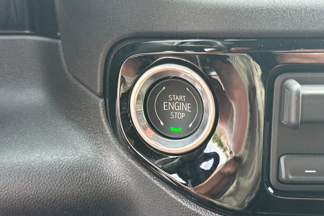 Photo of 2025 Summit White GMC Sierra 1500
