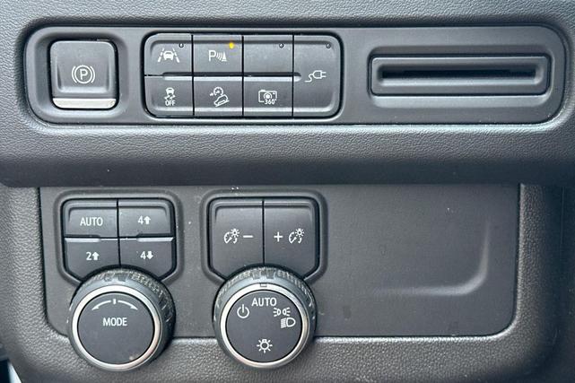 Photo of 2022 Summit White Chevrolet Tahoe