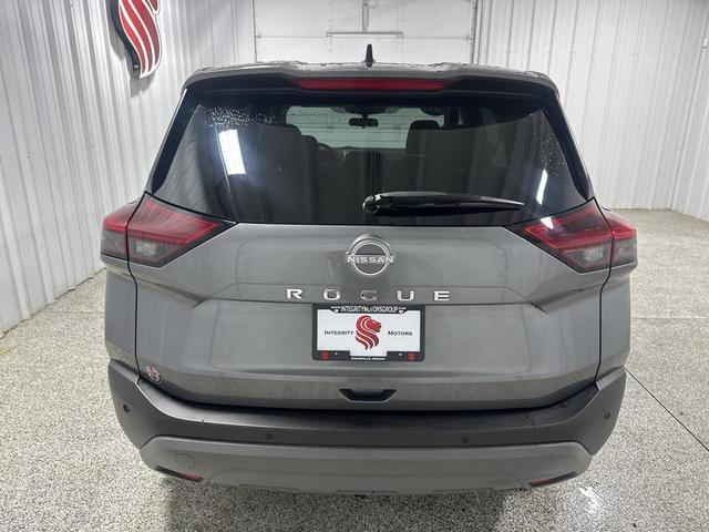 Photo of 2022 Gun Metallic Nissan Rogue