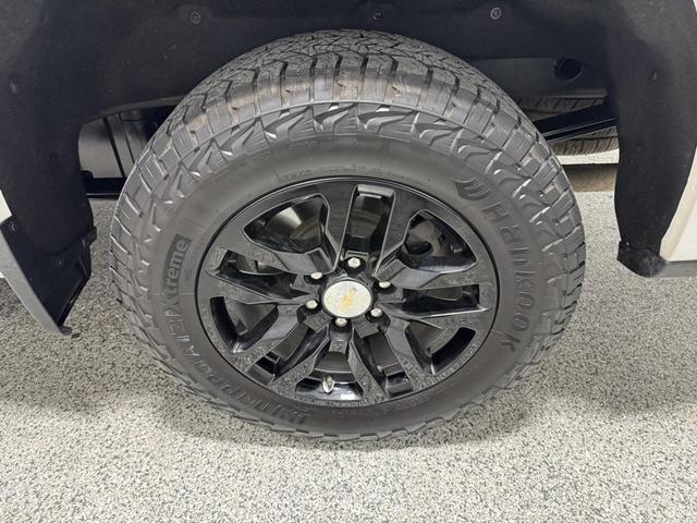 Photo of 2020 Iridescent Pearl Tricoat Chevrolet Silverado 1500