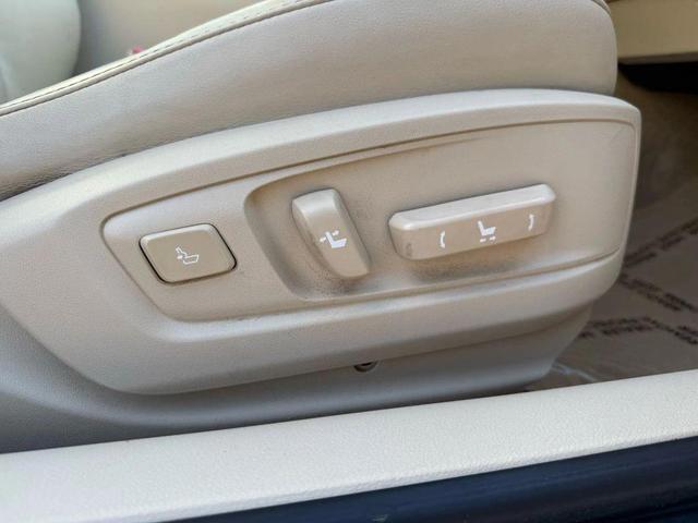 Photo of 2013 Blue Lexus ES 350