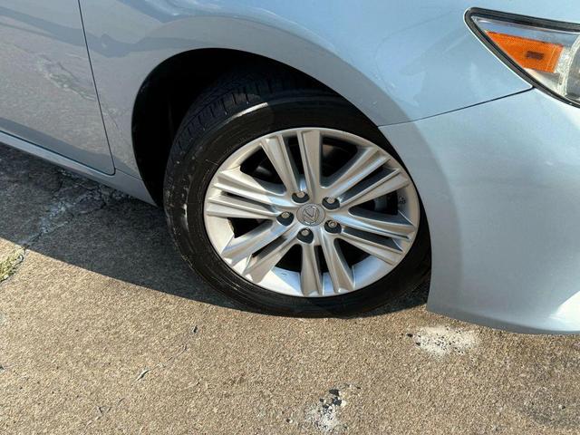 Photo of 2013 Blue Lexus ES 350