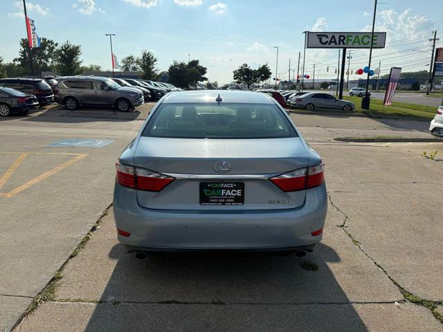 Photo of 2013 Blue Lexus ES 350