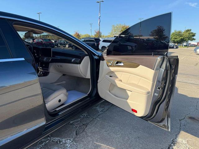 Photo of 2016 Gray Mercedes-Benz CLS-Class
