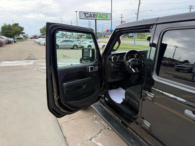 Photo of 2019 Black Clearcoat Jeep Wrangler Unlimited