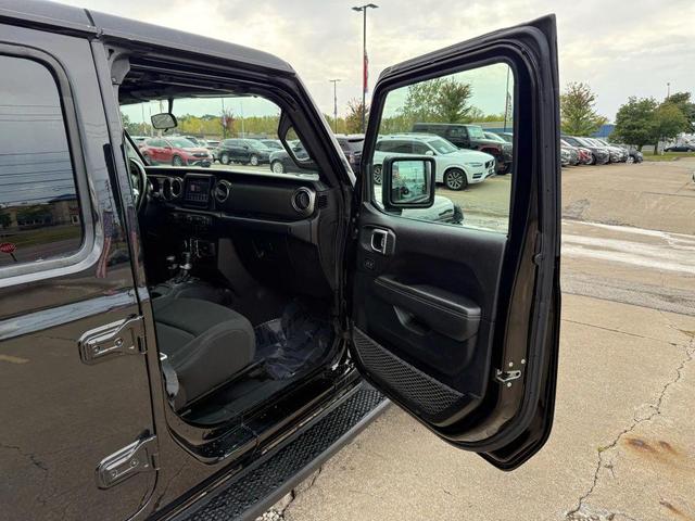 Photo of 2019 Black Clearcoat Jeep Wrangler Unlimited