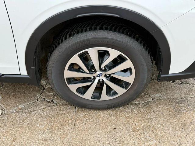 Photo of 2022 Crystal White Pearl Subaru Outback