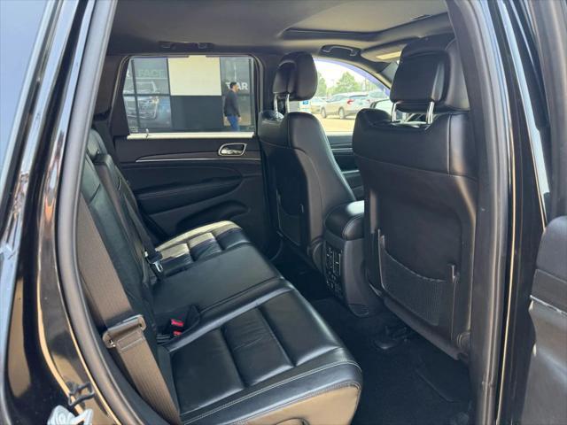 Photo of 2015 Brilliant Black Crystal Pearlcoat Jeep Grand Cherokee