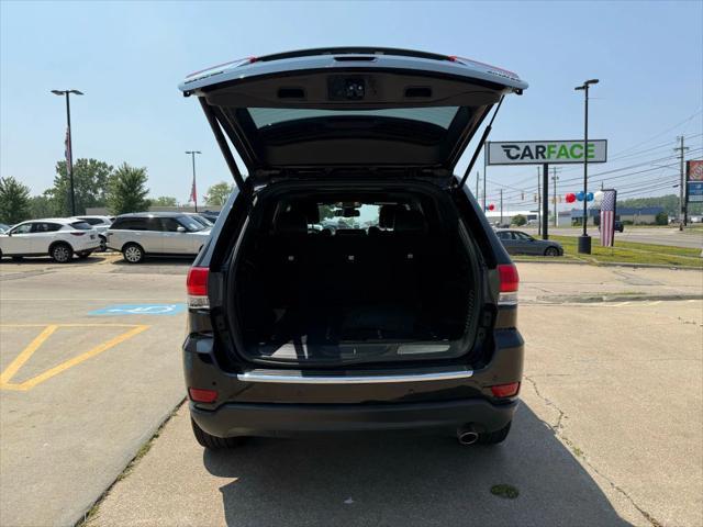 Photo of 2015 Brilliant Black Crystal Pearlcoat Jeep Grand Cherokee