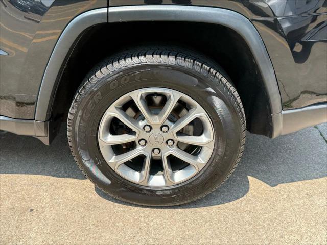 Photo of 2015 Brilliant Black Crystal Pearlcoat Jeep Grand Cherokee