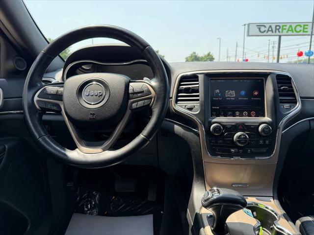 Photo of 2015 Brilliant Black Crystal Pearlcoat Jeep Grand Cherokee