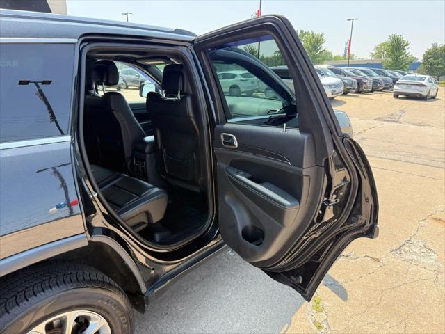Photo of 2015 Brilliant Black Crystal Pearlcoat Jeep Grand Cherokee