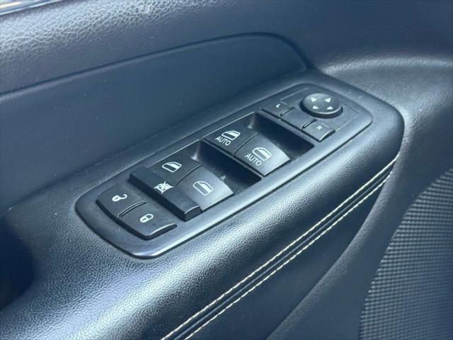 Photo of 2015 Brilliant Black Crystal Pearlcoat Jeep Grand Cherokee