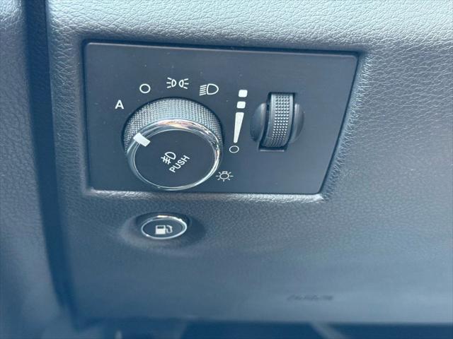 Photo of 2015 Brilliant Black Crystal Pearlcoat Jeep Grand Cherokee