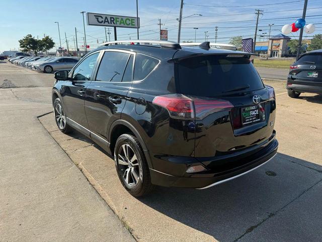 Photo of 2016 Black Toyota RAV4