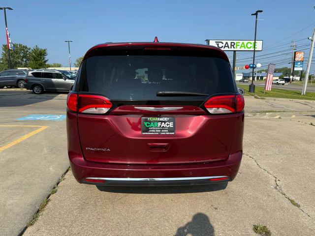 Photo of 2020 Velvet Red Pearlcoat Chrysler Pacifica