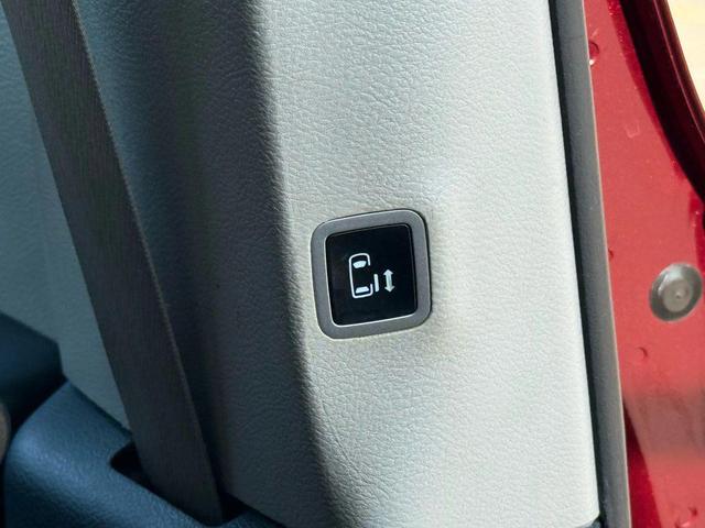 Photo of 2020 Velvet Red Pearlcoat Chrysler Pacifica