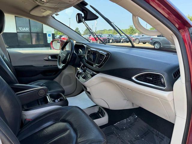 Photo of 2020 Velvet Red Pearlcoat Chrysler Pacifica
