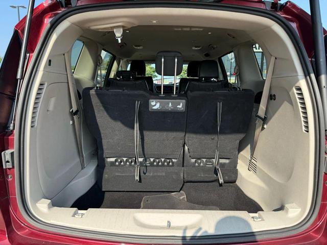 Photo of 2020 Velvet Red Pearlcoat Chrysler Pacifica