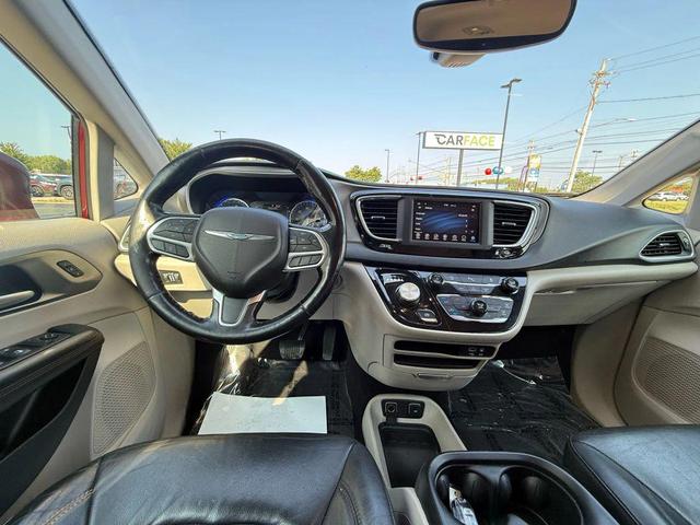 Photo of 2020 Velvet Red Pearlcoat Chrysler Pacifica