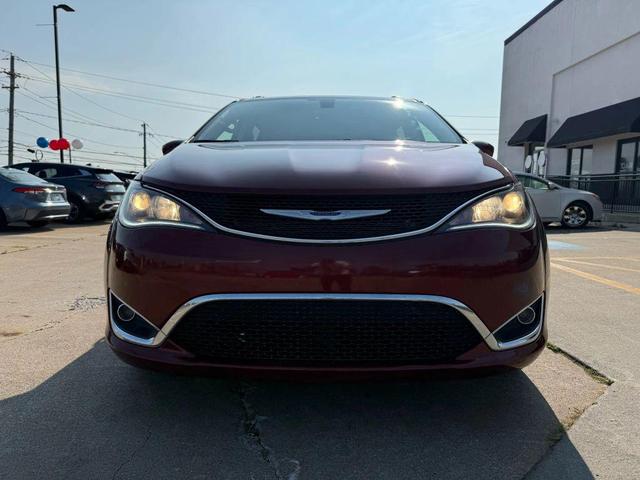 Photo of 2020 Velvet Red Pearlcoat Chrysler Pacifica