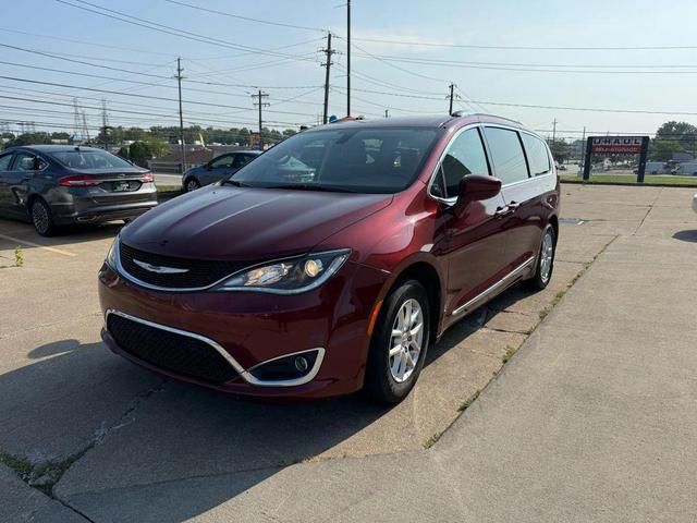 Photo of 2020 Velvet Red Pearlcoat Chrysler Pacifica