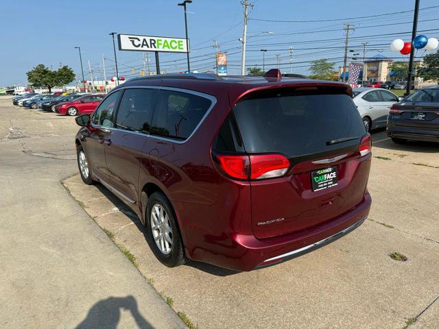 Photo of 2020 Velvet Red Pearlcoat Chrysler Pacifica