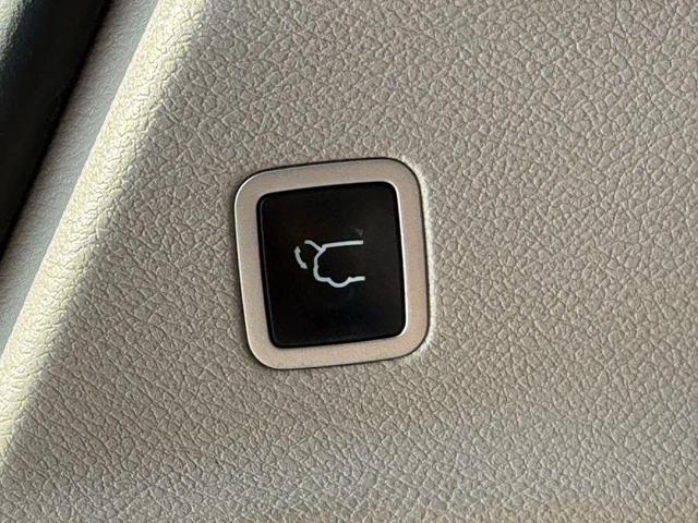 Photo of 2020 Velvet Red Pearlcoat Chrysler Pacifica