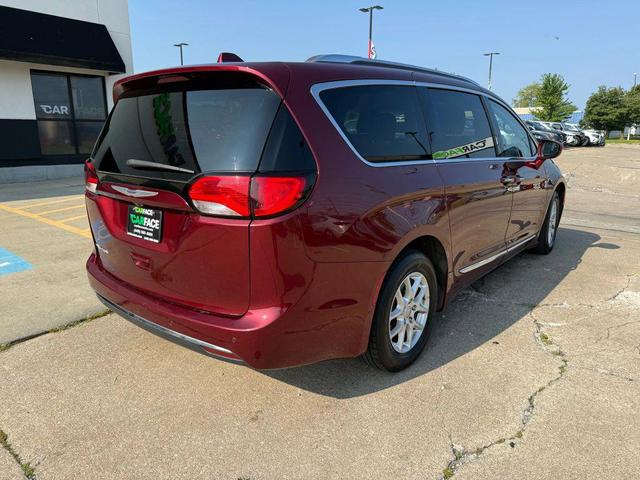 Photo of 2020 Velvet Red Pearlcoat Chrysler Pacifica