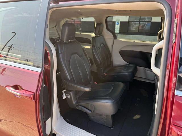 Photo of 2020 Velvet Red Pearlcoat Chrysler Pacifica
