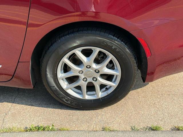 Photo of 2020 Velvet Red Pearlcoat Chrysler Pacifica